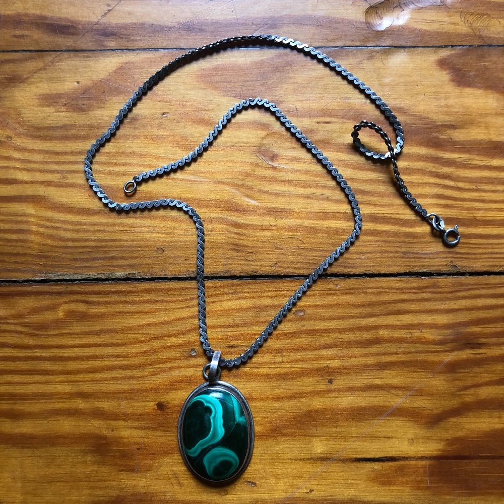VINTAGE GREEN MALACHITE pendant and chain